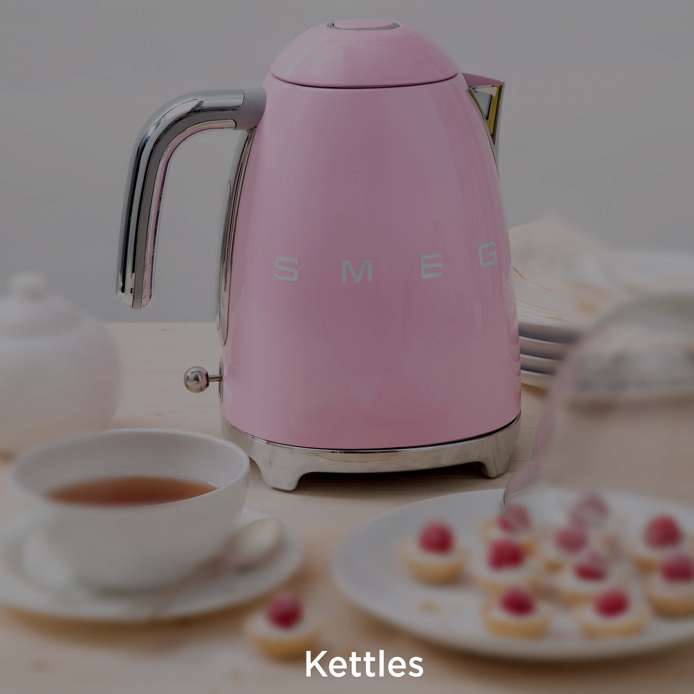 Smeg Electric Kettle - Retro Style (Pink)